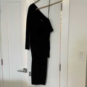 Elegant Black One-Shoulder Dress